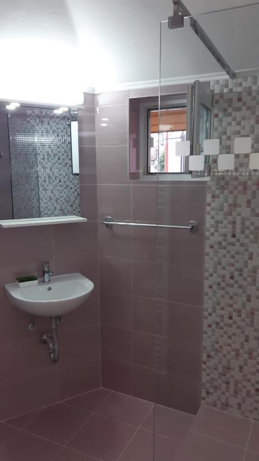 Calypso Rooms Făgăraş エクステリア 写真