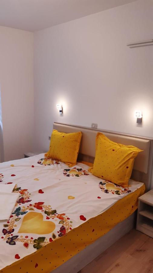 Calypso Rooms Făgăraş エクステリア 写真