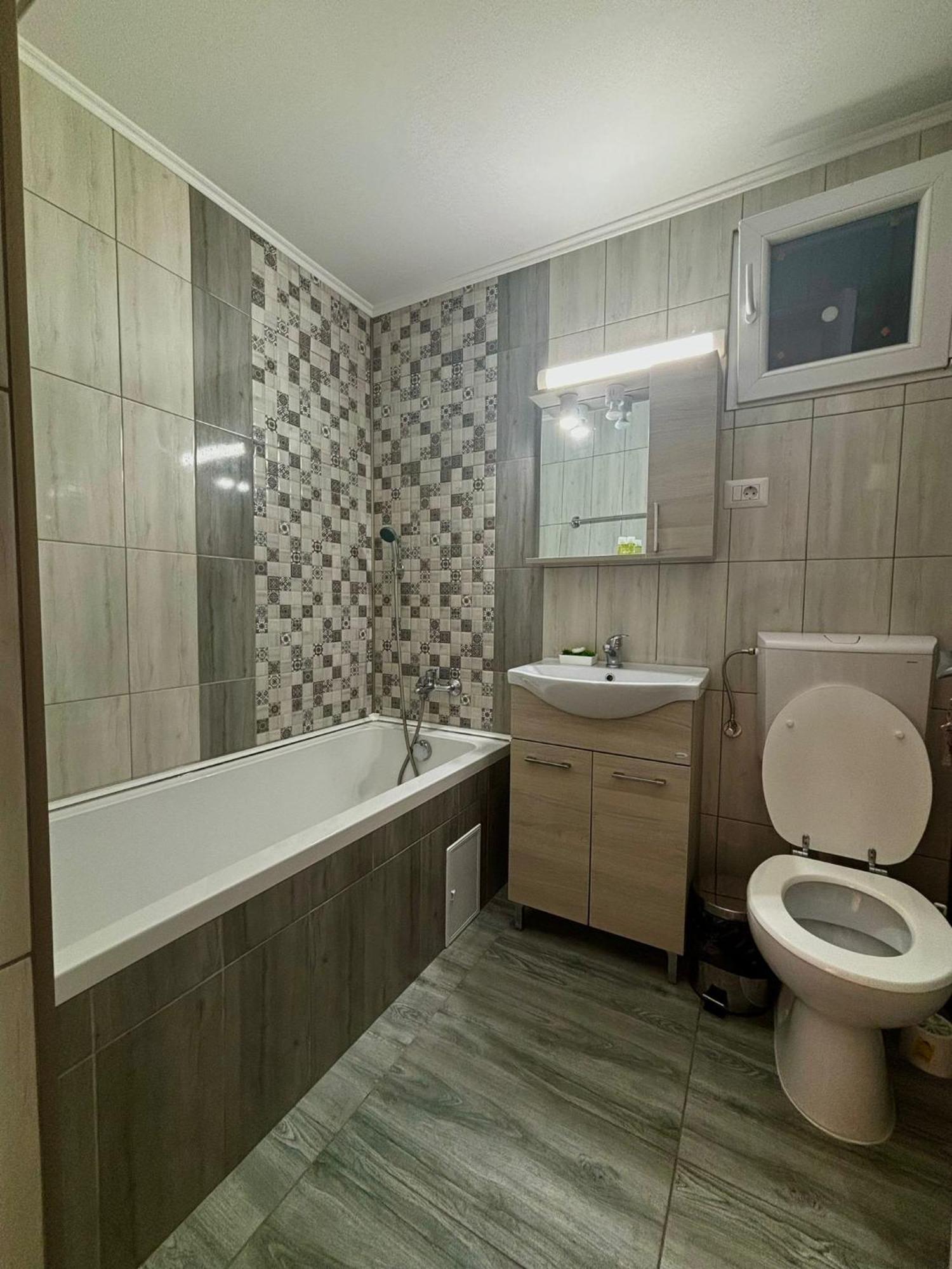 Calypso Rooms Făgăraş エクステリア 写真