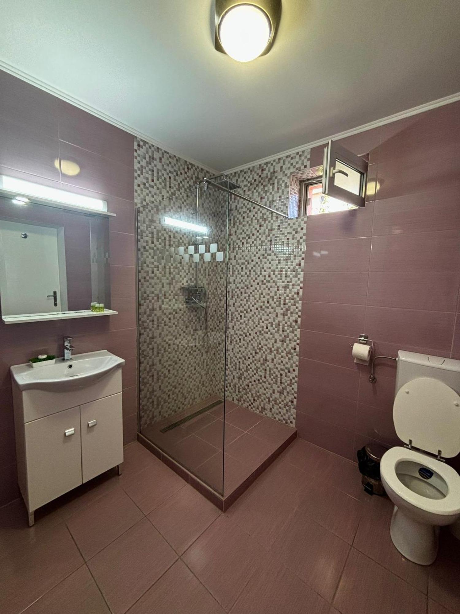 Calypso Rooms Făgăraş エクステリア 写真
